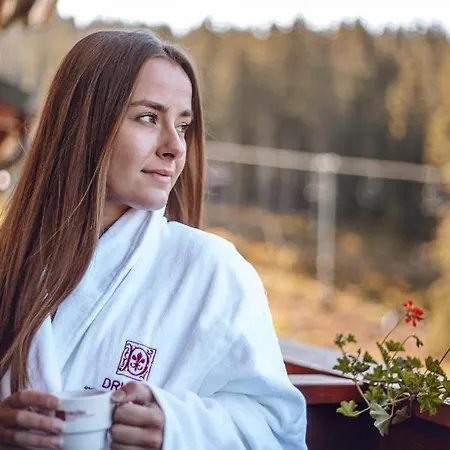 Üdülőközpont & Wellness Druzba Deménvölgy
